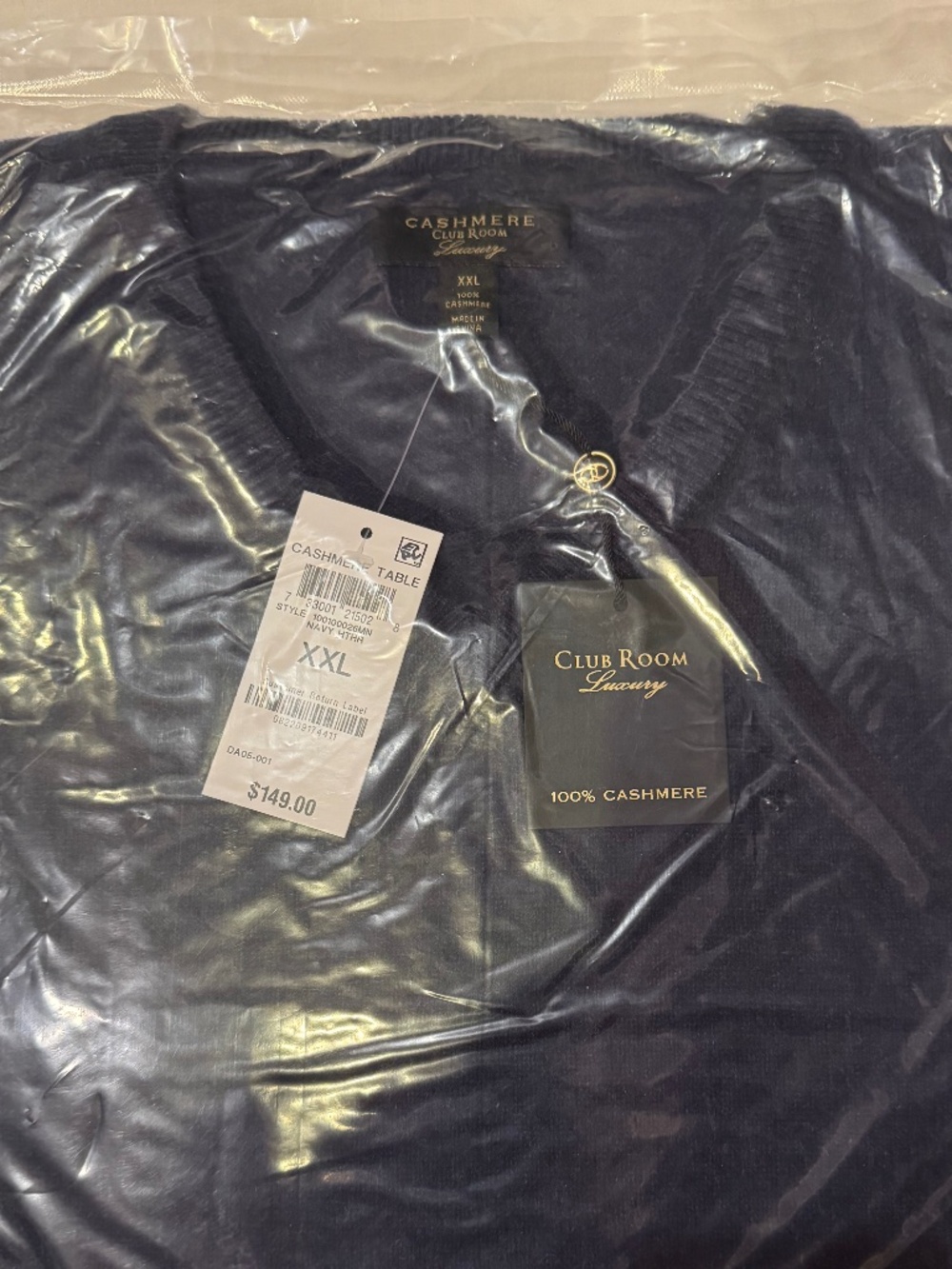 Men’s XXL, cashmere sweater, v-neck, navy, brand new, in original bag